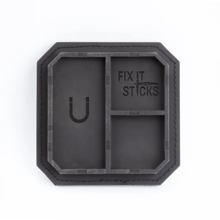 Magnetic molded tray